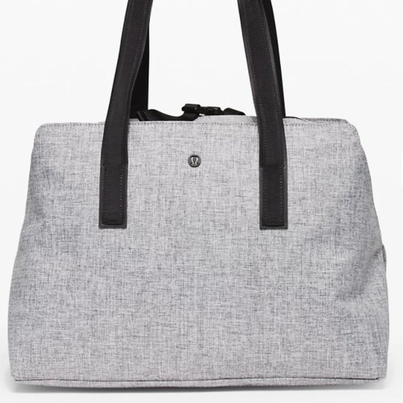 lululemon athletica Handbags - Go Getter Bag 26L